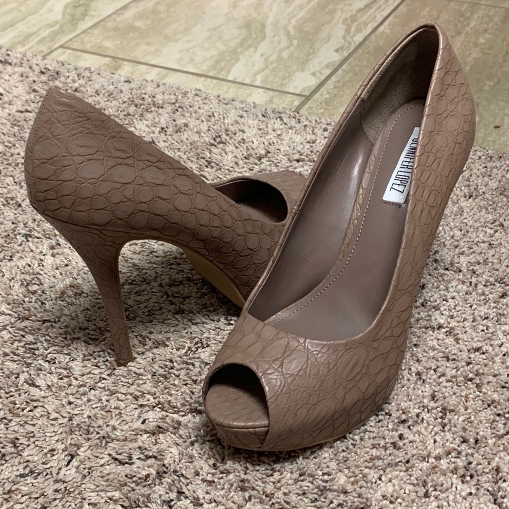 Jennifer Lopez Taupe Heels 3-4”